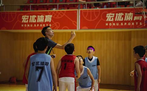 宏优体育,杭州宏体育篮球训练班价格,宏优体育靠谱吗